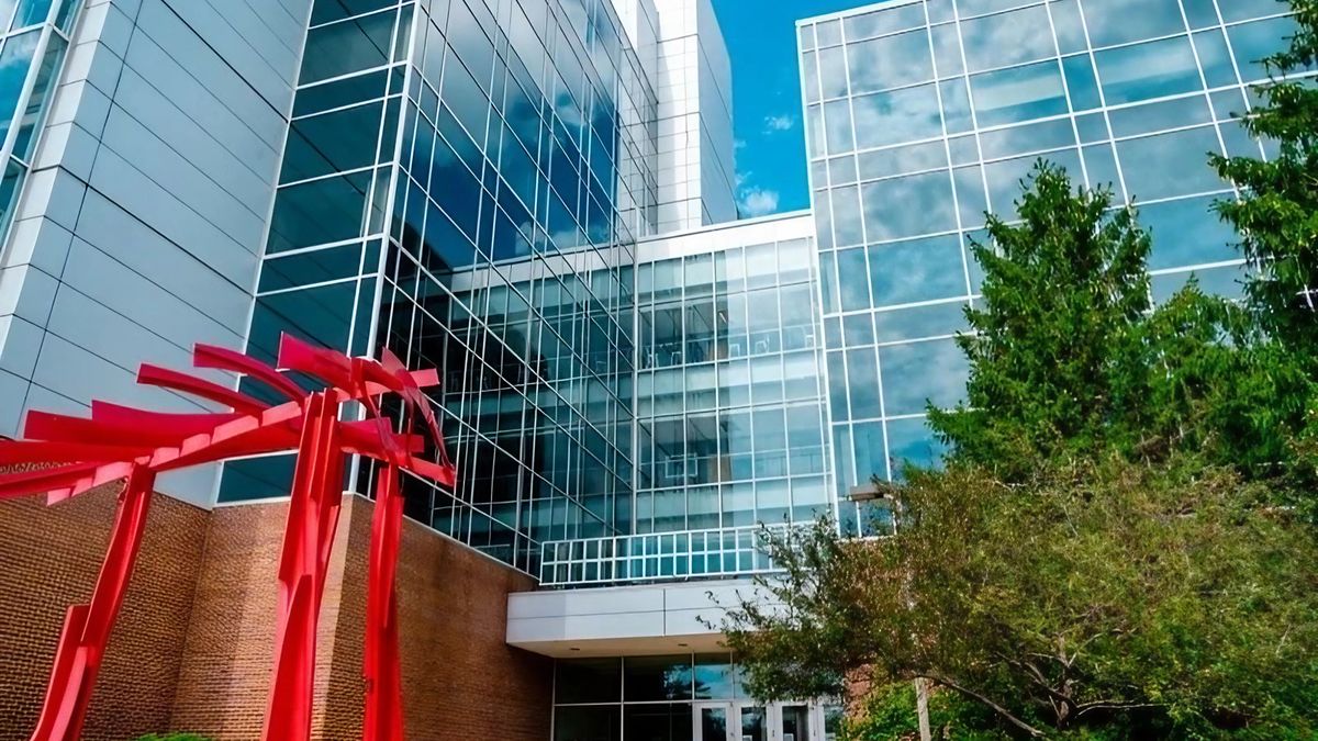 W pełni przezroczyste okna solarne Ubiquitous Energy