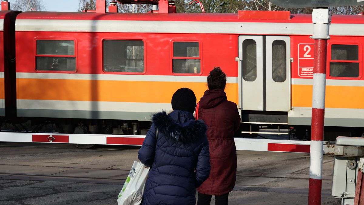 Przed zabezpieczonymi pojazdami pociągi przestaną trąbić