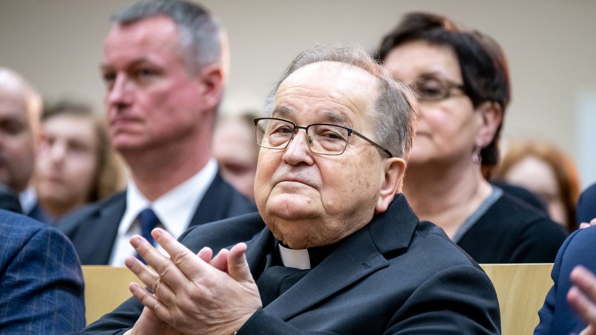 Toruń, 19.01.2023. Rektor-założyciel AKSiM o. Tadeusz Rydzyk podczas wykładu otwartego, połączonego z debatą "Podstawy budowania dobrych relacji", 19 bm. w Toruniu. (aldg) PAP/Tytus Żmijewski