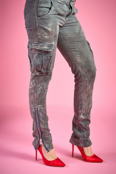 Czy spodnie damskie moro są hitem? Podpowiadamy jak nosić spodnie militarne