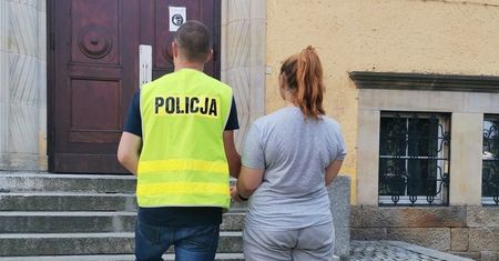 Legnica. Czekolada wpędziła ją w tarapaty. 26-latka za kratkami