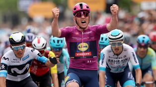 Mads Pedersen zwycięzcą trzeciego etapu Giro d'Italia. Duńczyk liderem klasyfikacji generalnej