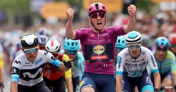 Mads Pedersen zwycięzcą trzeciego etapu Giro d'Italia. Duńczyk liderem klasyfikacji generalnej
