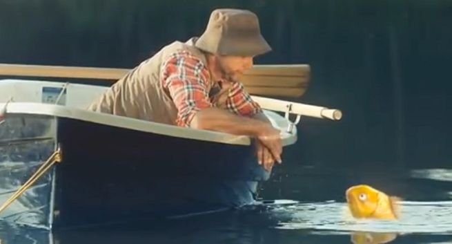 „Życie bez długów nie musi być marzeniem” - złudna złota rybka w reklamach Ultimo (wideo)