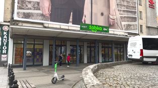Pierwsza piętrowa Żabka w Warszawie. Ze specjalną przestrzenią dla konsumujących. Czy to już czas na sklepy w wersji premium?