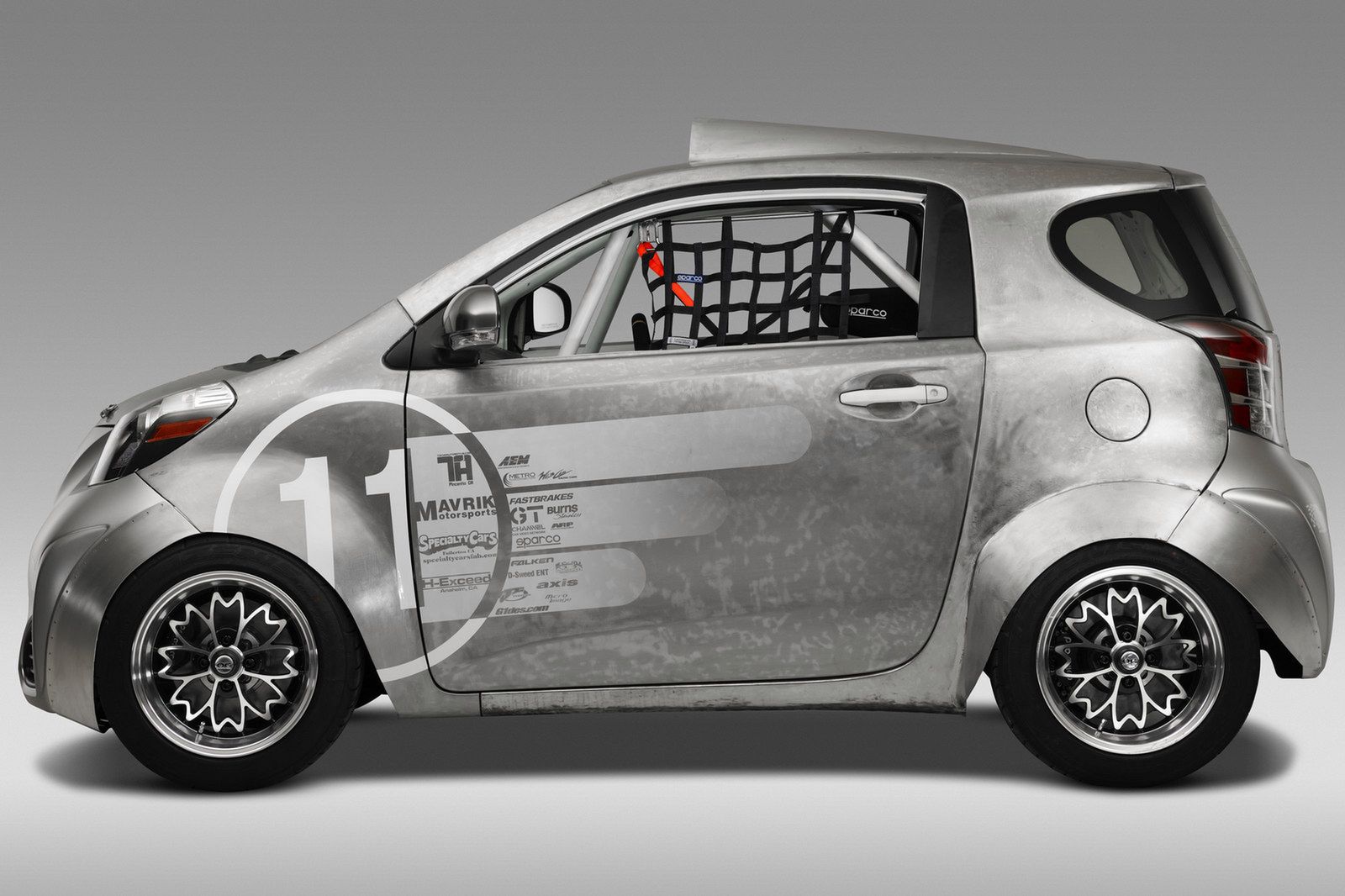 SCION iQ-MR
