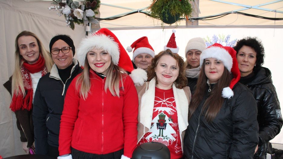 Już po raz drugie w Lgocie Wielkiej w powiecie radomszczańskim zorganizowano Gminny Jarmark Bożonarodzeniowy.