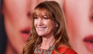 72-letnia Jane Seymour zachwyca w czerwieni. Odsłoniła nogi w zjawiskowej kreacji