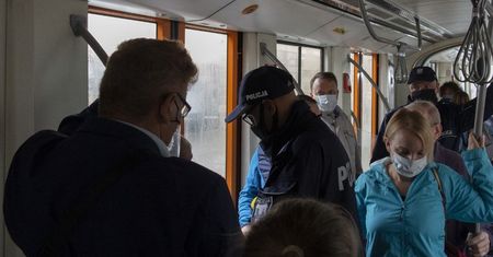 Większe restrykcje w komunikacji miejskiej. Dotyczą 19 powiatów w Polsce