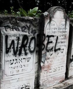 Zdewastowano 14 nagrobków na cmentarzu żydowskim