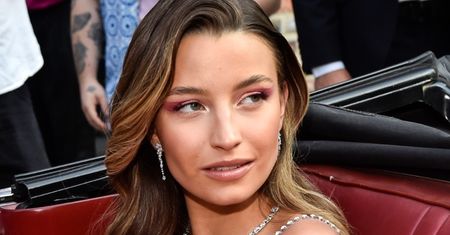 Julia Wieniawa prezentuje KRZYKLIWĄ stylizację do "Mam Talent!". Fani doceniają jej starania: "Wyglądasz NIETUZINKOWO" (FOTO)