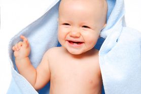 Ręcznik z kapturem dla dzieci i niemowląt – czym się kierować podczas wyboru?