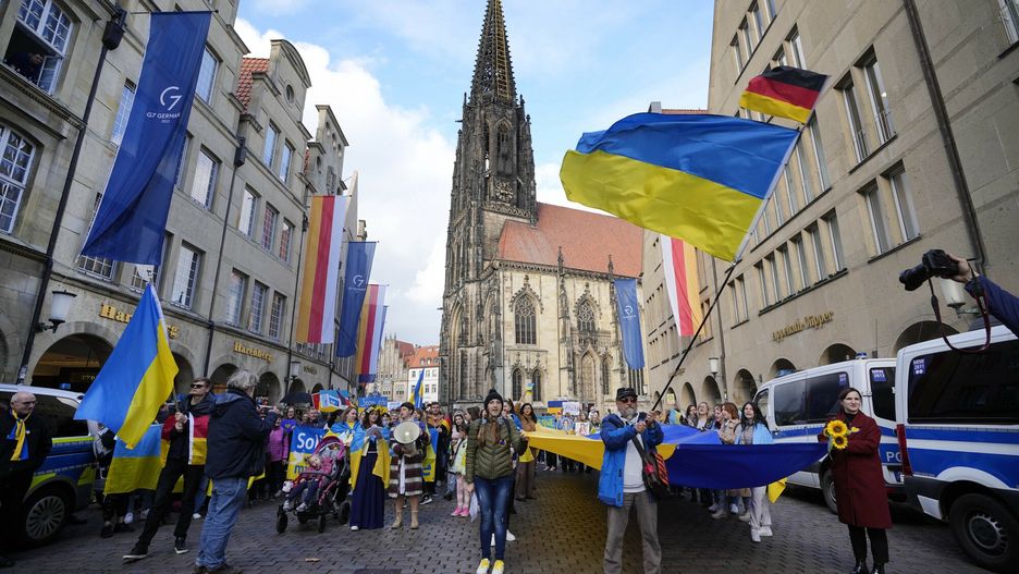 Temporary
People protest against Russia's war in Ukraine outside the G7 Foreign Ministers' Meeting in Muenster, Germany, Friday, Nov. 4, 2022. (AP Photo/Martin Meissner)
Martin Meissner
