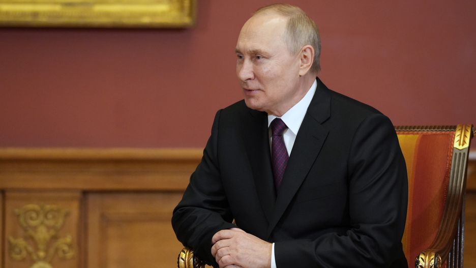 Russian President Vladimir Putin meets with Belarusian President Alexander Lukashenko, on the sidelines of an informal summit of the Commonwealth of Independent States (CIS) at the State Russian Museum in St. Petersburg, Russia, 27 December 2022. An informal meeting of the leaders of the CIS countries will be held on 26-27 December at the Boris Yeltsin Presidential Library in St. Petersburg. It is attended by President of Azerbaijan Ilham Aliyev, Prime Minister of Armenia Nikol Pashinyan, President of Belarus Alexander Lukashenko, President of Kazakhstan Kassym-Jomart Tokayev, President of Kyrgyzstan Sadyr Japarov, President of Tajikistan Emomali Rahmon, President of Turkmenistan Serdar Berdimuhamedov and President of Uzbekistan Shavkat Mirziyoyev. According to Vladimir Putin, cooperation between the CIS countries is proceeding successfully, by the end of the year the trade turnover should reach 100 billion USD. EPA/ALEXEI DANICHEV / SPUTNIK / KREMLIN POOL MANDATORY CREDIT Dostawca: PAP/EPA.