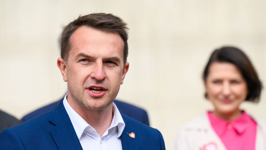 Minister ds. Unii Europejskiej Adam Szłapka zrzeknie się immunitetu