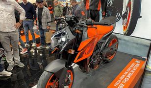 KTM 990 Duke wypełnia kolejną niszę i przykuwa wzrok wyjątkowym reflektorem