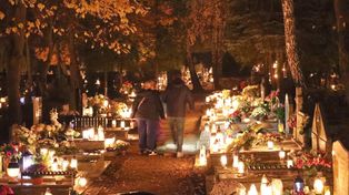 Śrem: Spacer po cmentarzu komunalnym. W blasku świec i zadumie