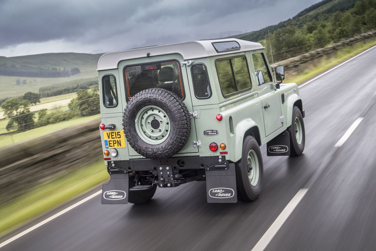 Land Rover Defender 90 Heritage UK-spec (2015)