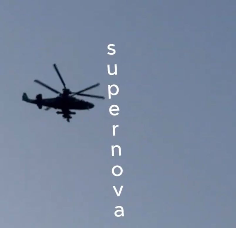 Śmigłowiec Ka-52 Aligator podczas polowania na drony.