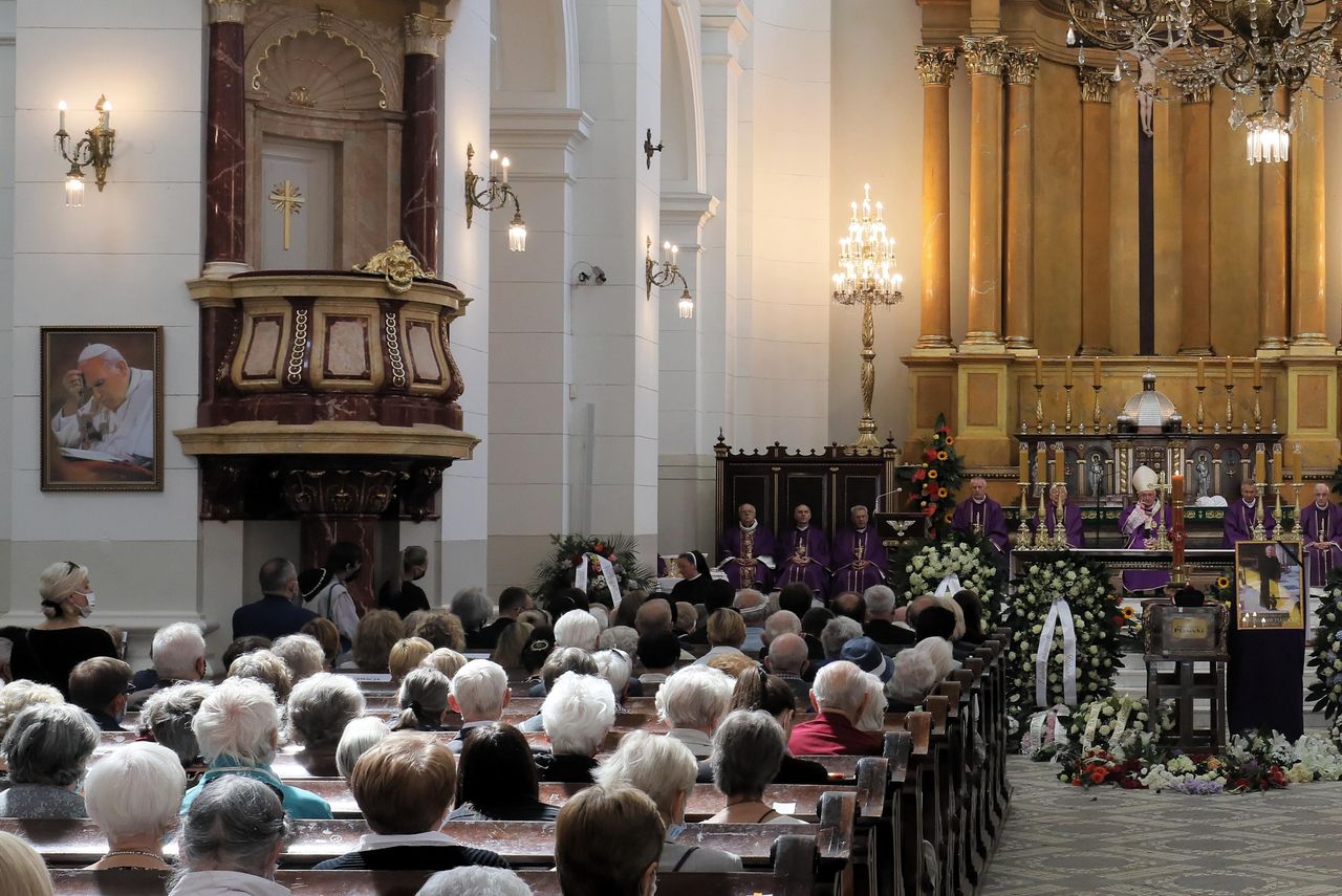 Czerwona strefa w Warszawie. Zmiana liczby osób mogących uczestniczyć w nabożeństwach kościelnych