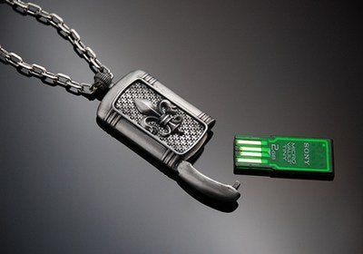 Srebrny nieśmiertelnik z pamięcią USB 1