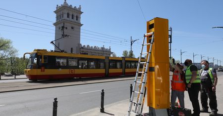 Nowe fotoradary stanęły na Moście Poniatowskiego. Zdaniem eksperta szpecą obiekt
