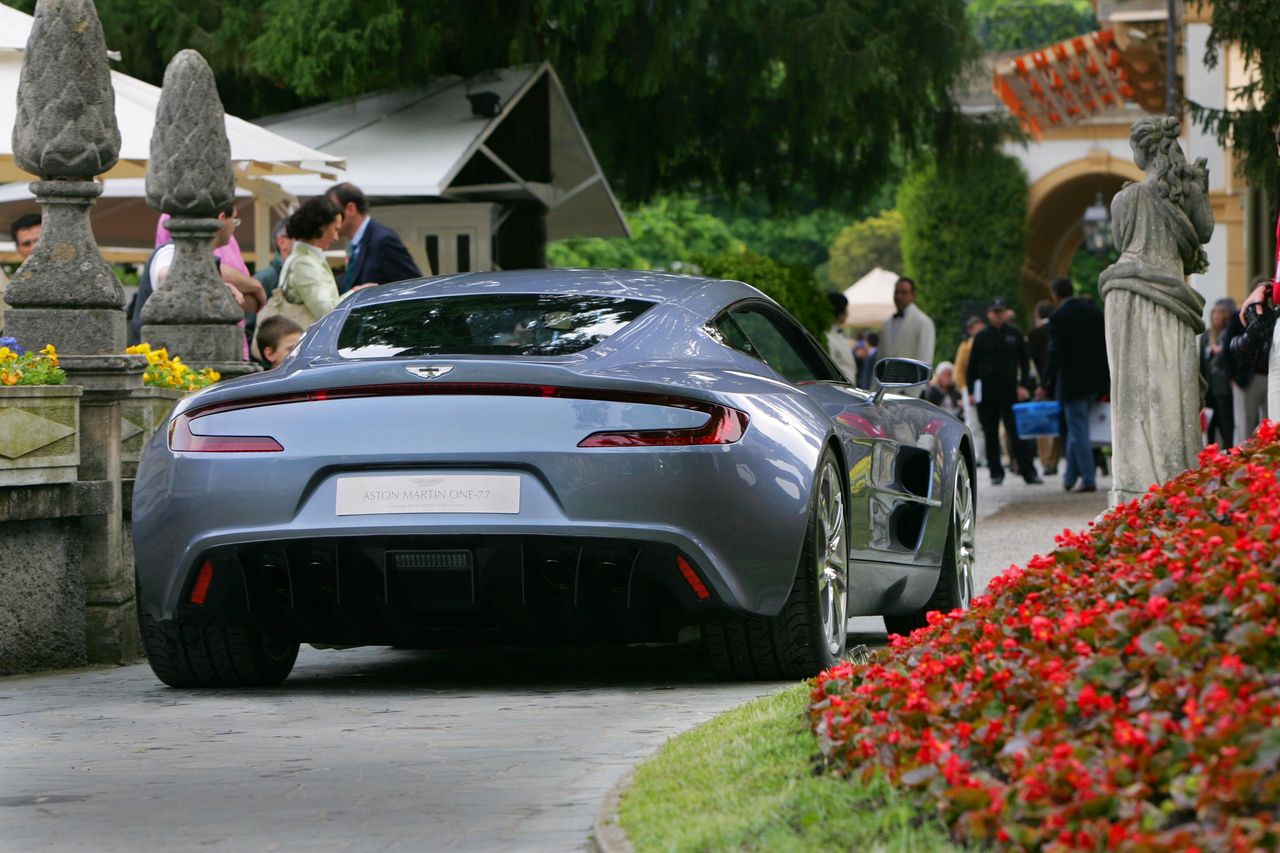 Aston Martin One-77, chyba najpiękniejszy Aston w historii marki.