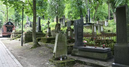 Ukraina. Zginął porządkując groby