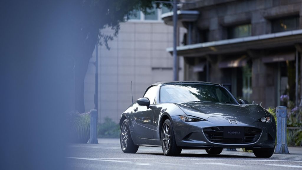 Mazda MX-5 mimo upływu lat nadal prezentuje się doskonale.