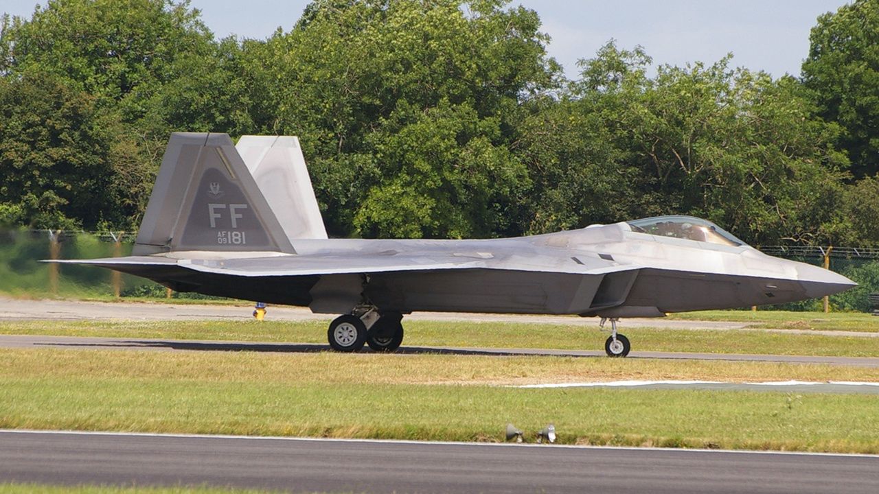 Nawet USA nie było stać na zakup wszystkich F-22 jakie planowali. Zamówienie zredukowano z ponad 600 do 180 sztuk
