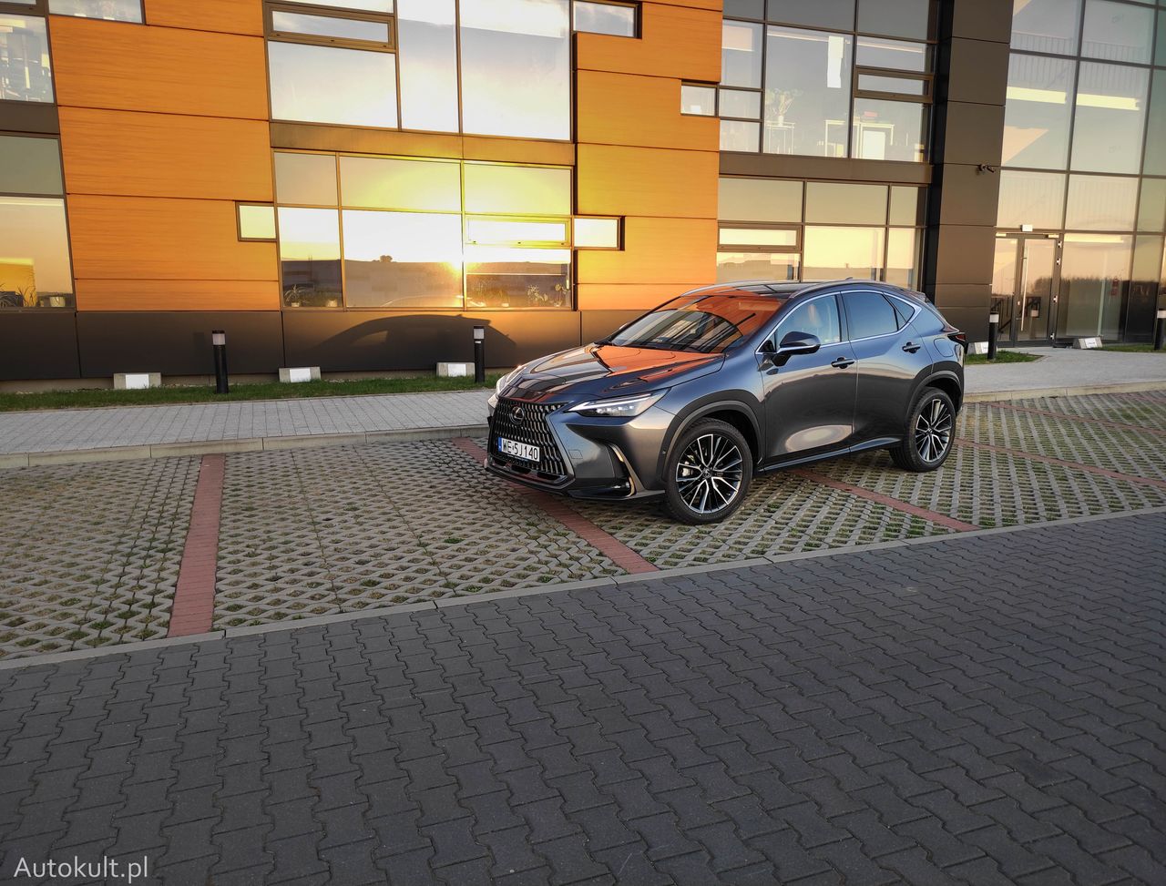 Test: Lexus NX450h+ to pierwsza próba w hybrydach plug-in. Wyjątkowo udana