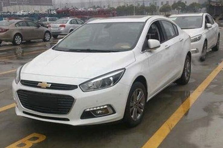 Nowy Chevrolet Cruze przyłapany przed premierą