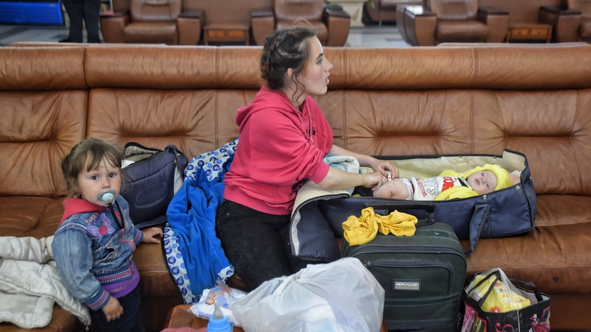 Alena Solomonova
dworzec, wewn�trzni, sytuacja na Ukrainie, Ukrai�cy, Wojna na Ukrainie, wok� Ukrainy