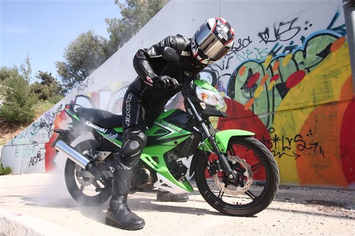 Nowy w segmencie: Kawasaki AX 125 Athlete