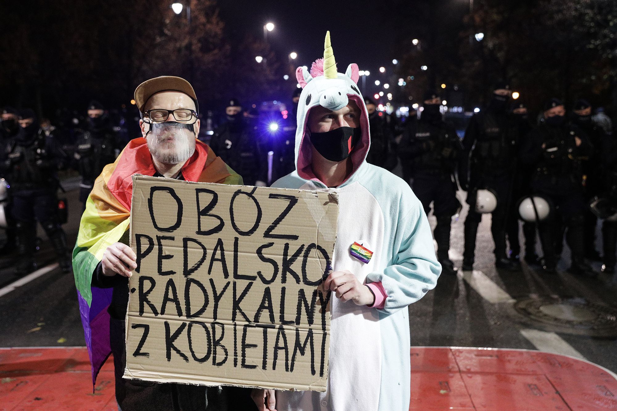 Zdjęcie dnia. Sejm zablokowany przez Strajk Kobiet. Policja zatrzymuje protestujących 7