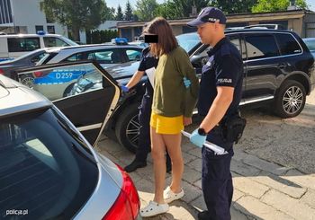 18-latka nakłoniła znajomych do napaści. 46-latek walczy o życie