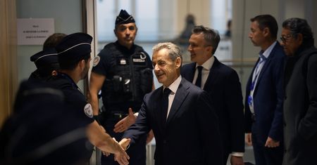 Sarkozy trafi do więzienia. Wiadomo, ile lat spędzi za kratami