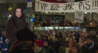 Tadla protestuje pod TVP! "Winny jest każdy, kto powie słowo, które rani"