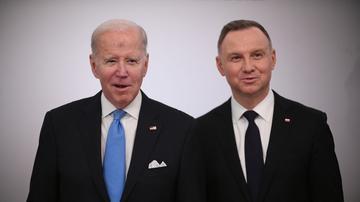 Ile zarabia Andrzej Duda, a ile Joe Biden?
