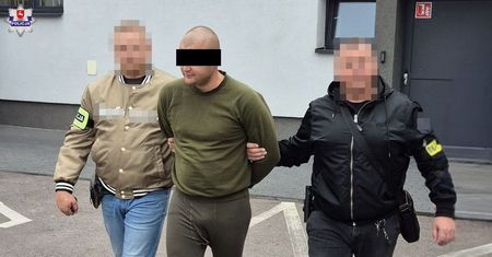Dusił kobietę i zadzwonił pod 112. "Tylko szybko, bo dzieci są same"