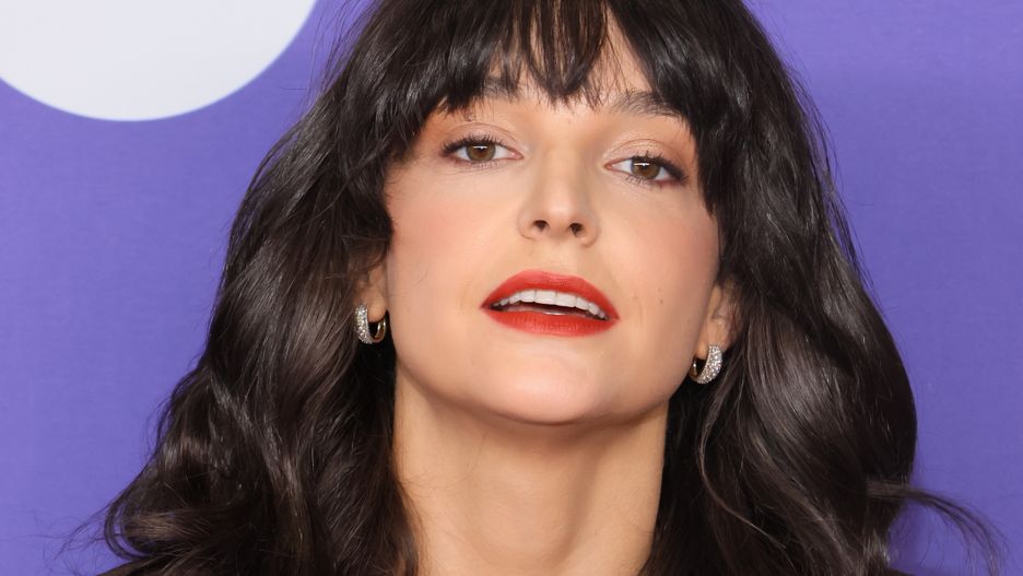 Maria Dębska przyszła do teatru w satynowej maxi 