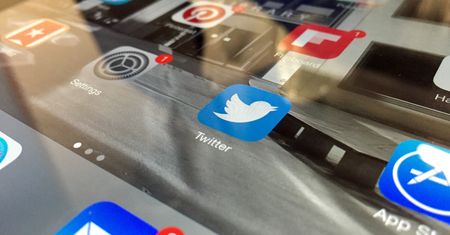 Fotografka pozywa Twittera za nieusunięcie zdjęć, mimo licznych próśb