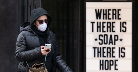 Indyjska odmiana COVID-19 bardzo niebezpieczna. Niepokojące doniesienia