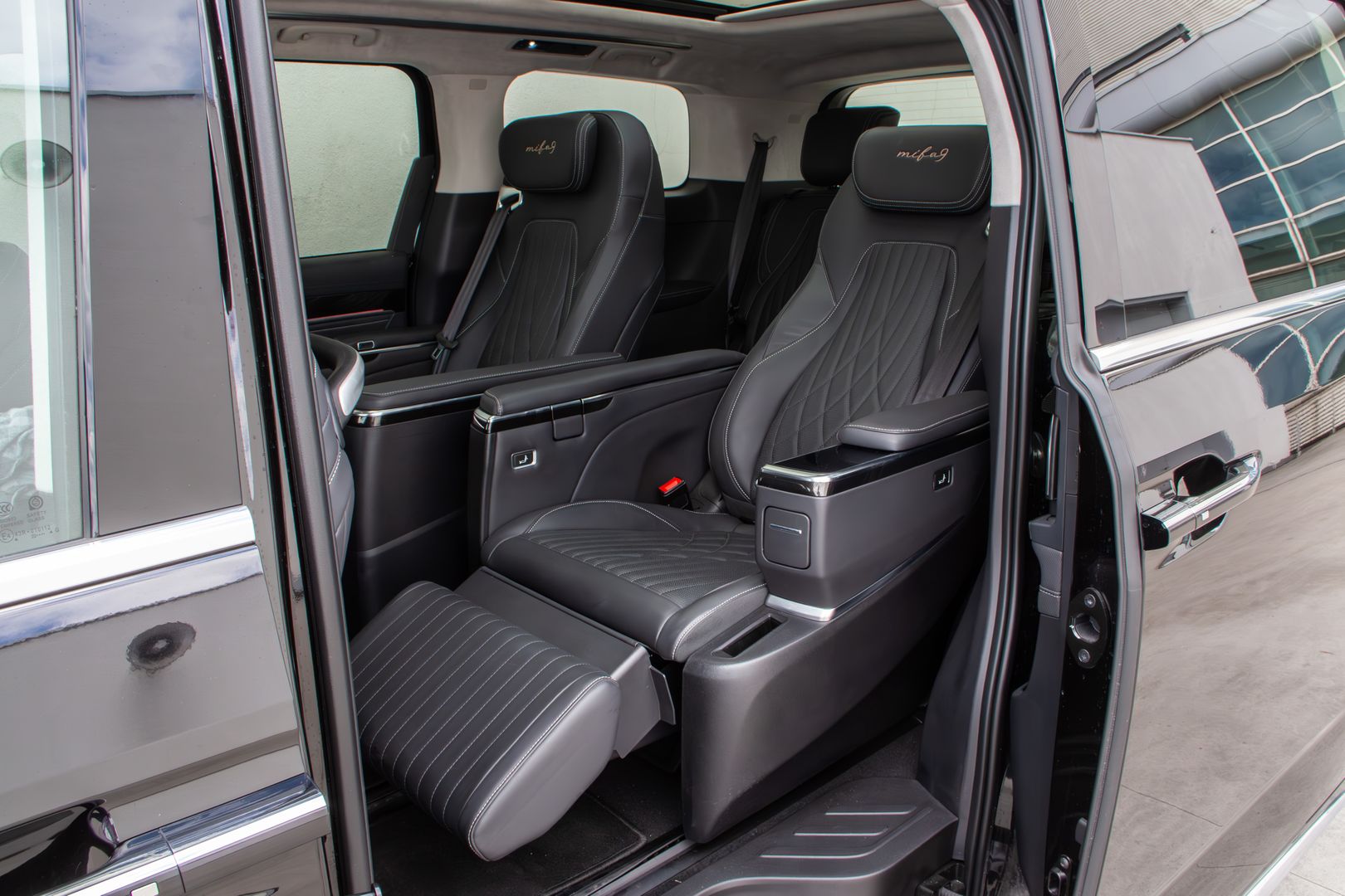 Maxus Mifa 9