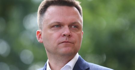 Dziennikarze WP ujawnili MAJĄTEK Szymona Hołowni. Willa pod Warszawą, mieszkania, własna przystań...