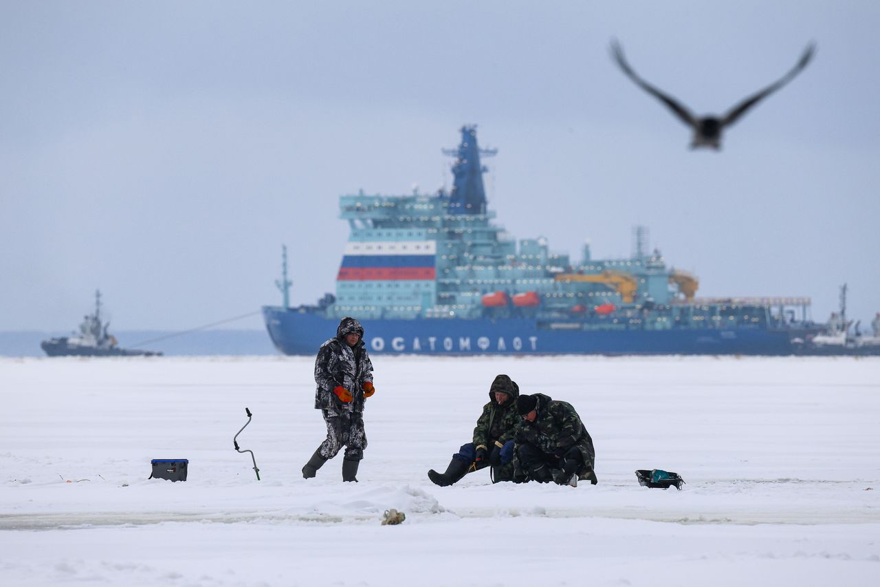 Rosyjski eksport przez Bałtyk sparaliżowany. Zatoka Fińska skuta lodem