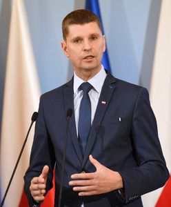 Powrót do szkół. Dariusz Piontkowski o łączeniu dwóch form edukacji