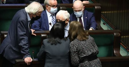Alarm dla posłów PiS. "Kaczyński sięgnie po wszelkie metody"