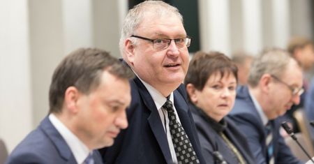 Hermes pod lupą. Śledczy badają trzy wątki