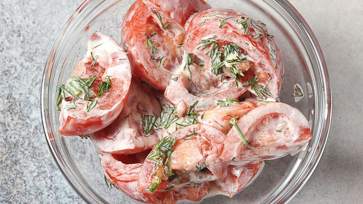 Pomidory ze śmietaną i koperkiem